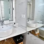 Duplex Con Terraza En - A Apartment Málaga
