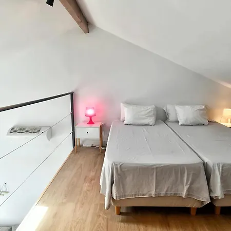 Duplex Con Terraza En - A Apartment *